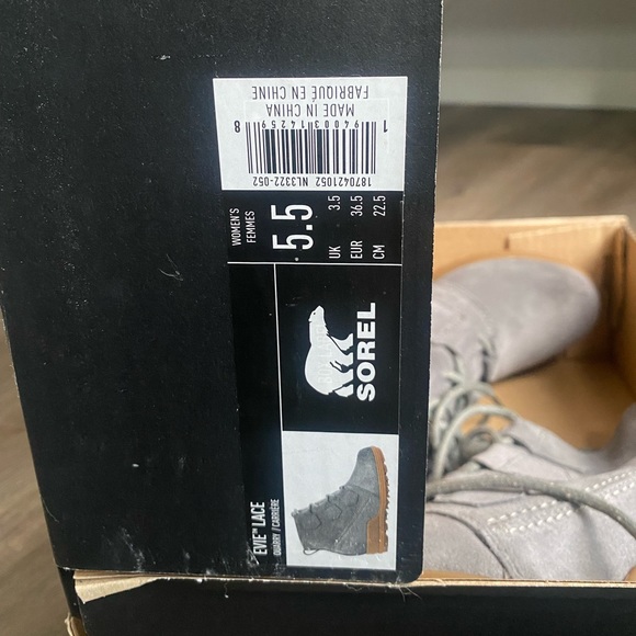 Brand new Sorel wedged boots - Picture 3 of 4